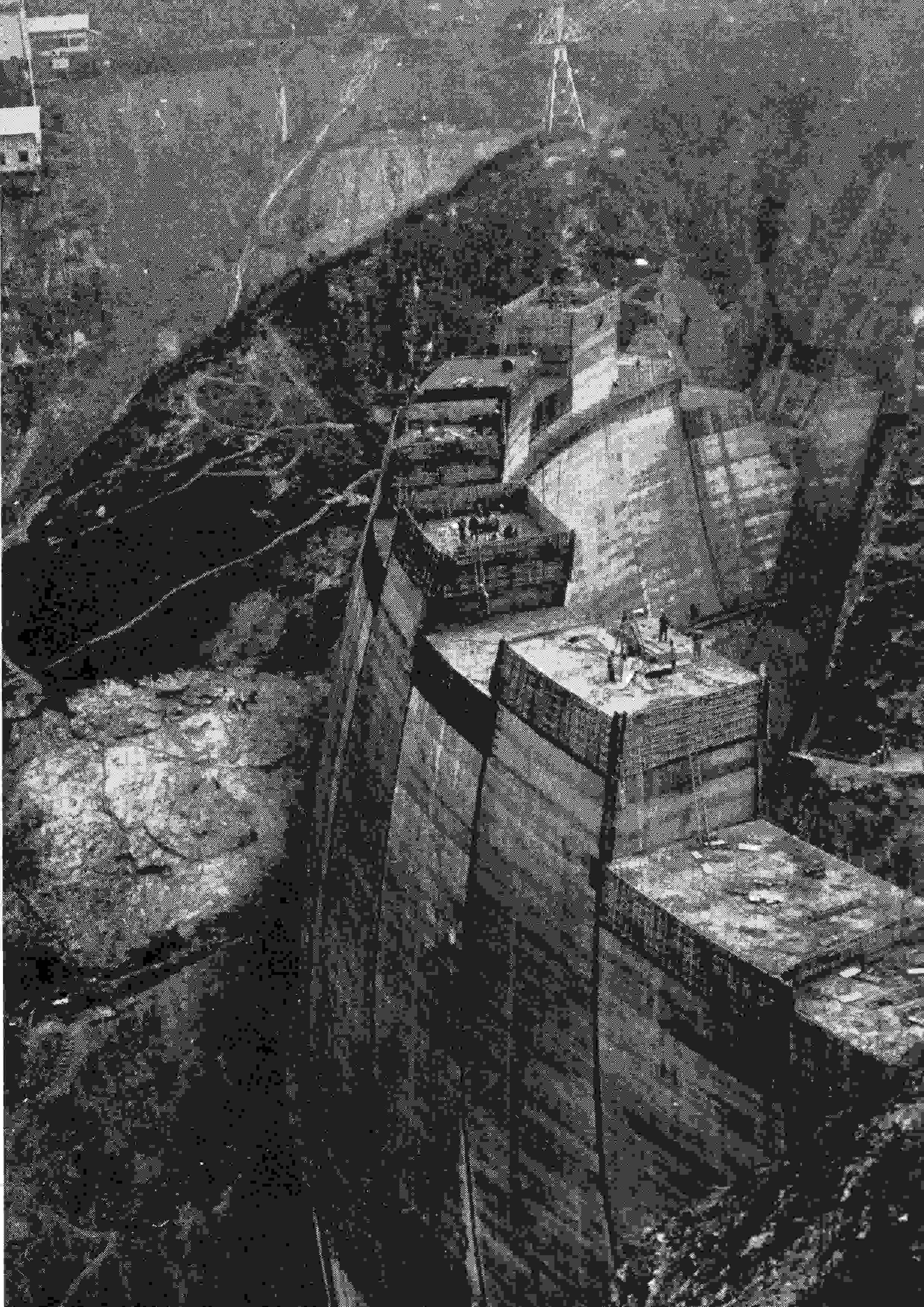 Fig. 14 - Una diga in costruzione